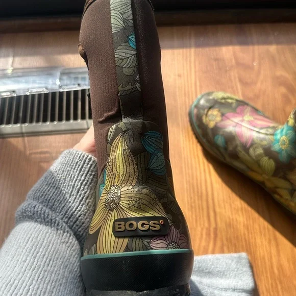 Bogs Women's Floral Winter Boots - Brown and Multicolor - Picture 8 of 8